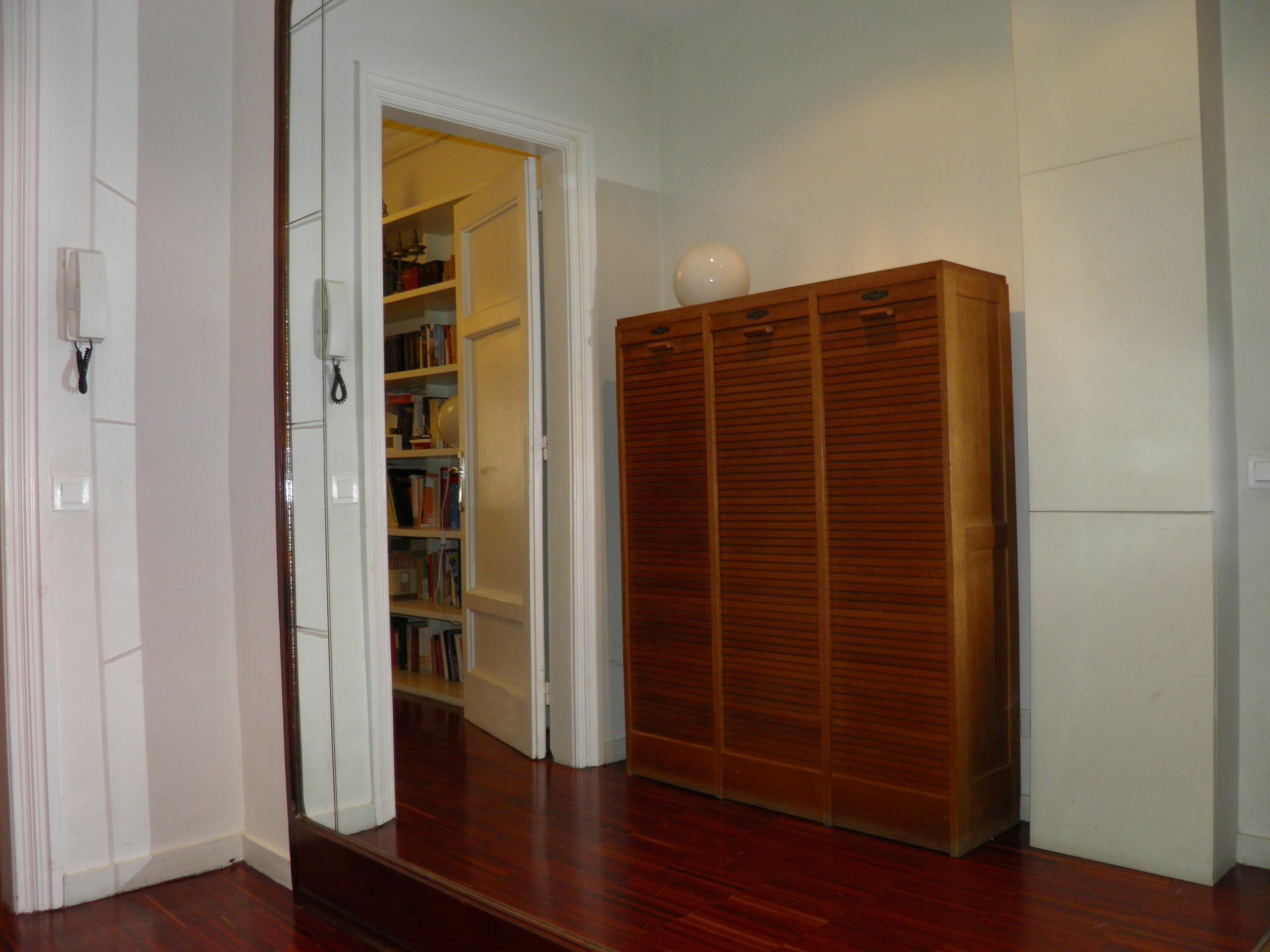 Suitur Courtyard Apartment Barcelona Exterior photo